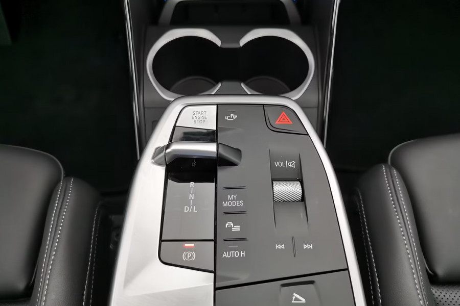 BMW X1 sDrive18iA xLine ** ADAPT. LED, LEDER, PANORAMA, TREKH, ADAPT. CRUISE, ACT. SPORTST ** 1e EIG - Ex BMW-AG - UNFALLFREI ** ** INFORMEER OOK NAAR ONZE AANTREKKELIJKE FINANCIAL-LEASE TARIEVEN **