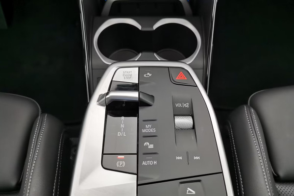 BMW X1 sDrive18iA xLine ** ADAPT. LED, LEDER, PANORAMA, TREKH, ADAPT. CRUISE, ACT. SPORTST ** 1e EIG - Ex BMW-AG - UNFALLFREI ** ** INFORMEER OOK NAAR ONZE AANTREKKELIJKE FINANCIAL-LEASE TARIEVEN **