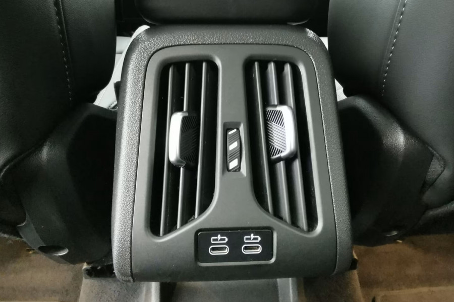 BMW X1 sDrive18iA xLine ** ADAPT. LED, LEDER, PANORAMA, TREKH, ADAPT. CRUISE, ACT. SPORTST ** 1e EIG - Ex BMW-AG - UNFALLFREI ** ** INFORMEER OOK NAAR ONZE AANTREKKELIJKE FINANCIAL-LEASE TARIEVEN **