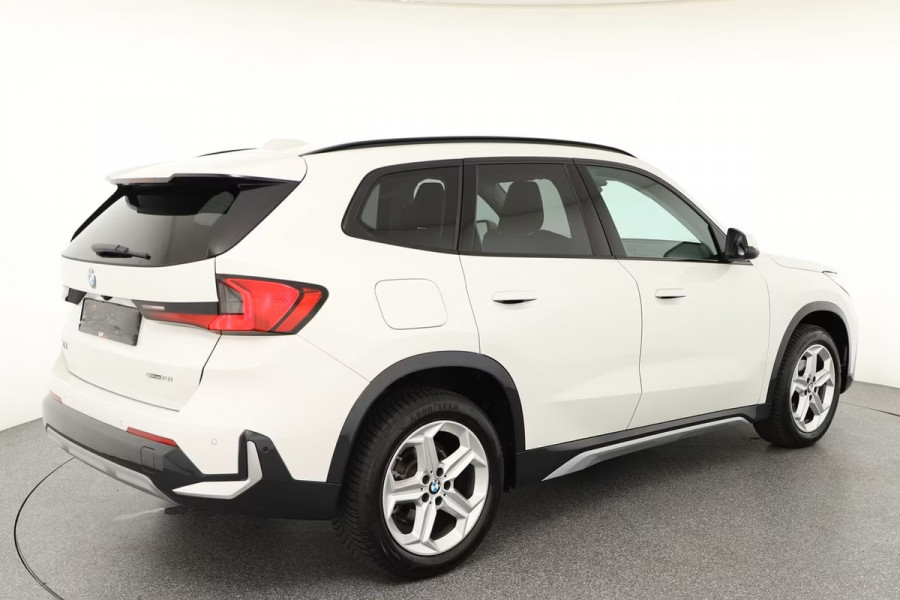 BMW X1 sDrive18iA xLine ** ADAPT. LED, LEDER, PANORAMA, TREKH, ADAPT. CRUISE, ACT. SPORTST ** 1e EIG - Ex BMW-AG - UNFALLFREI ** ** INFORMEER OOK NAAR ONZE AANTREKKELIJKE FINANCIAL-LEASE TARIEVEN **