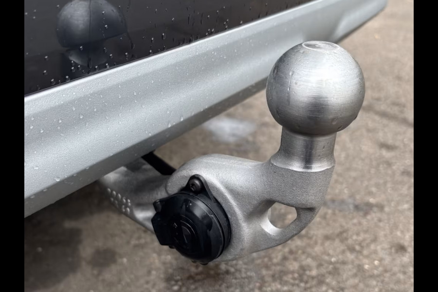 BMW X1 sDrive18iA xLine ** ADAPT. LED, LEDER, PANORAMA, TREKH, ADAPT. CRUISE, ACT. SPORTST ** 1e EIG - Ex BMW-AG - UNFALLFREI ** ** INFORMEER OOK NAAR ONZE AANTREKKELIJKE FINANCIAL-LEASE TARIEVEN **