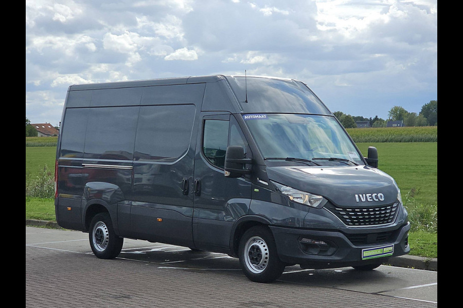 Iveco Daily 35S14V 2.3 352 L2H2 3.5T-Trekhaak Automaat Airco Euro6!