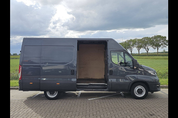 Iveco Daily 35S14V 2.3 352 L2H2 3.5T-Trekhaak Automaat Airco Euro6!