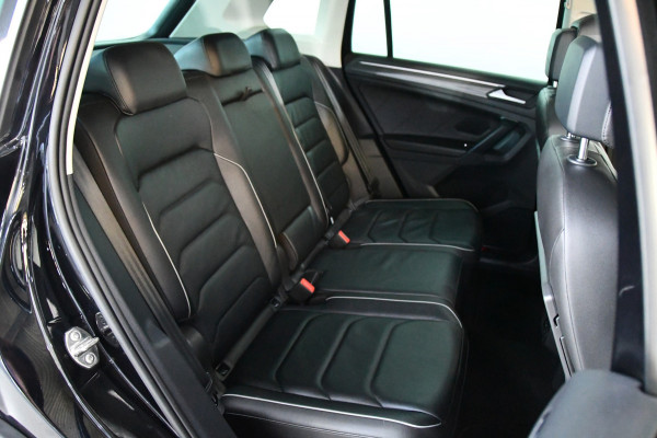 Volkswagen Tiguan 1.5 TSI R-Line Camera/lane-assist/Memory/Pano