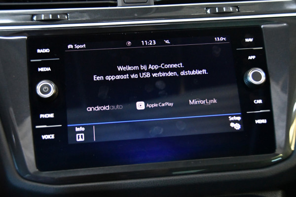 Volkswagen Tiguan 1.5 TSI R-Line Camera/lane-assist/Memory/Pano