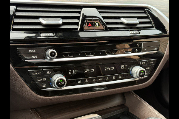 BMW 5 Serie Touring 530d Luxury Line Plus | Bowers & Wilkins | Head UP | Panoramadak