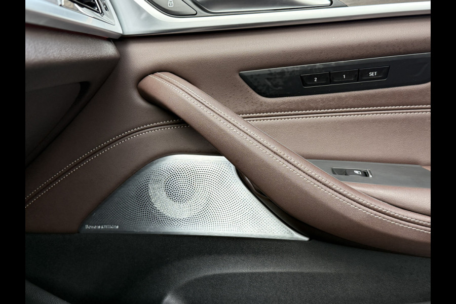 BMW 5 Serie Touring 530d Luxury Line Plus | Bowers & Wilkins | Head UP | Panoramadak