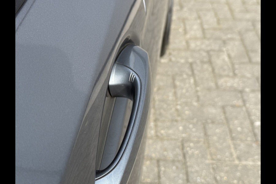 BMW 5 Serie Touring 530d Luxury Line Plus | Bowers & Wilkins | Head UP | Panoramadak