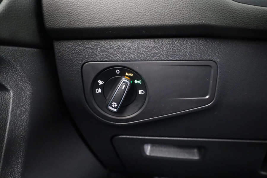 Volkswagen Tiguan Allspace 1.5 TSI R-Line Business 7p. 150 pk DSG | Verlengde garantie | Navigatie | Panoramadak | Adaptieve cruise control | Stoelverwarming | Matrix LED koplampen |