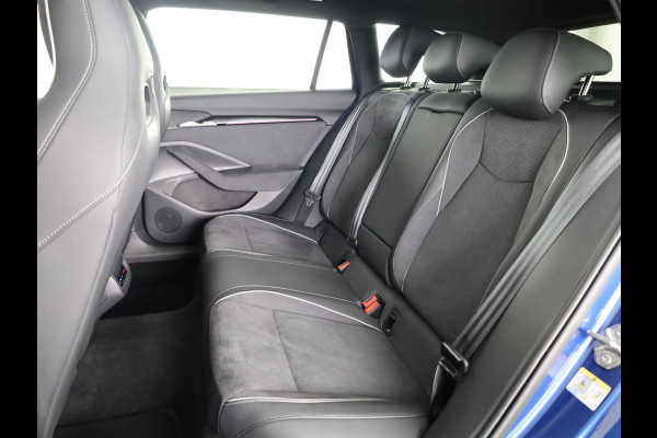 Škoda Superb Combi 1.5 TSI PHEV 204pk Sportline Business | 19 inch | Panoramadak | Canton | Trekhaak | Winterpakket | Adaptive Cruise | Blind Spot