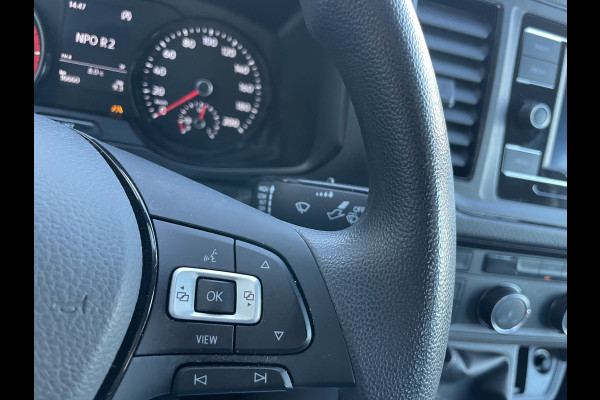 Volkswagen Crafter 35 2.0 TDI L4 DC Comfortline Airco - Bluetooth - Cruise control - start/stop systeem - Mistlampen voor - Centrale vergrendeling met afstandsbediening - 7 persoonswagen