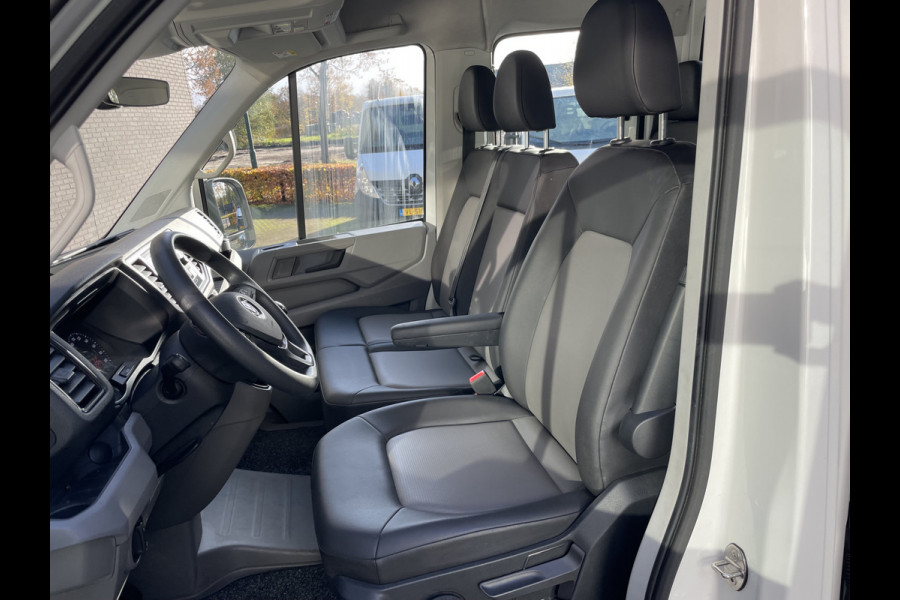 Volkswagen Crafter 35 2.0 TDI L4 DC Comfortline Airco - Bluetooth - Cruise control - start/stop systeem - Mistlampen voor - Centrale vergrendeling met afstandsbediening - 7 persoonswagen