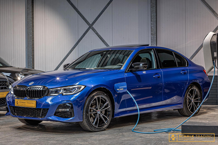 BMW 3 Serie 330E xDrive|Pano|M-Sport|TrekH|E-stoel|Garantie|HUD|1eig