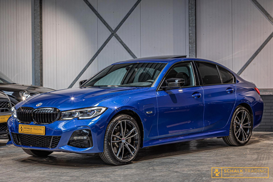 BMW 3 Serie 330E xDrive|Pano|M-Sport|TrekH|E-stoel|Garantie|HUD|1eig