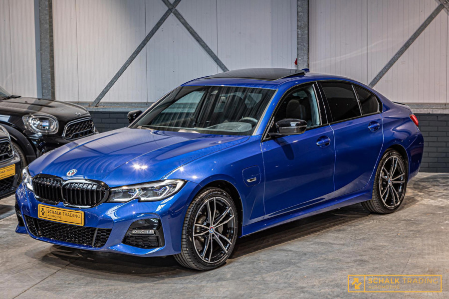 BMW 3 Serie 330E xDrive|Pano|M-Sport|TrekH|E-stoel|Garantie|HUD|1eig