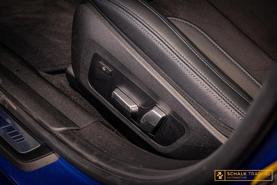 BMW 3 Serie 330E xDrive|Pano|M-Sport|TrekH|E-stoel|Garantie|HUD|1eig