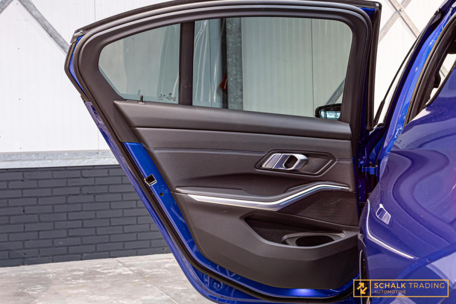 BMW 3 Serie 330E xDrive|Pano|M-Sport|TrekH|E-stoel|Garantie|HUD|1eig