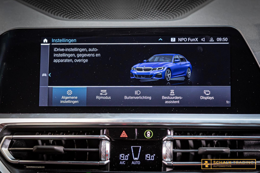 BMW 3 Serie 330E xDrive|Pano|M-Sport|TrekH|E-stoel|Garantie|HUD|1eig