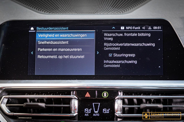 BMW 3 Serie 330E xDrive|Pano|M-Sport|TrekH|E-stoel|Garantie|HUD|1eig