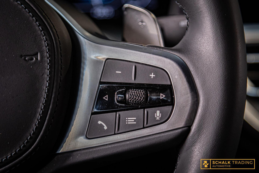 BMW 3 Serie 330E xDrive|Pano|M-Sport|TrekH|E-stoel|Garantie|HUD|1eig