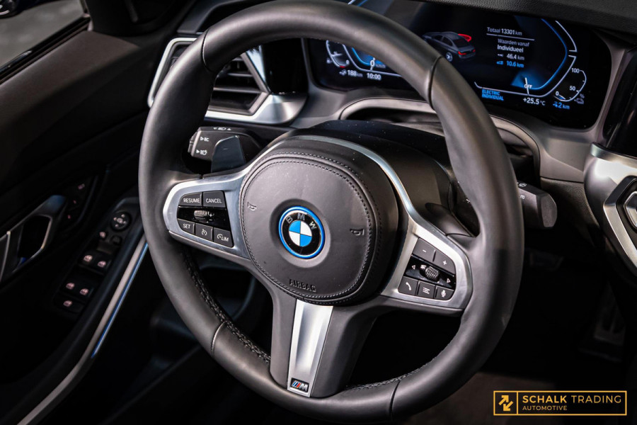 BMW 3 Serie 330E xDrive|Pano|M-Sport|TrekH|E-stoel|Garantie|HUD|1eig