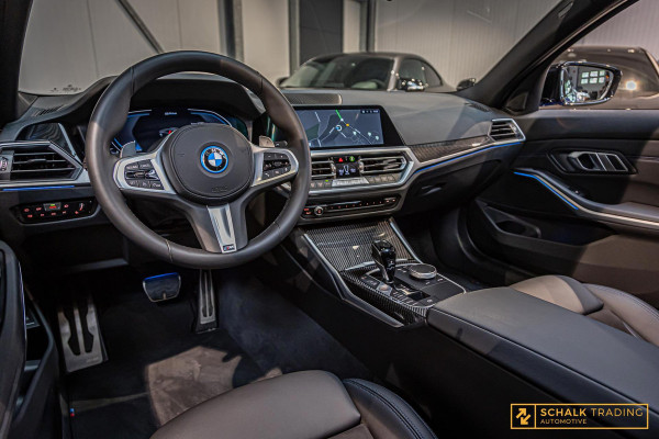 BMW 3 Serie 330E xDrive|Pano|M-Sport|TrekH|E-stoel|Garantie|HUD|1eig