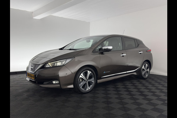 Nissan Leaf Tekna 40 kWh { SOH-92% } (INCL-BTW ) *LUXURY-LEATHER | FULL-LED | KEYLESS | NAVI-FULLMAP | BLIND-SPOT | DAB+ | HEATED-COMFORTSEATS | DIGI-COCKPIT | PRIVACY-GLASS | TOPVIEW-CAMERA | 17"ALU*