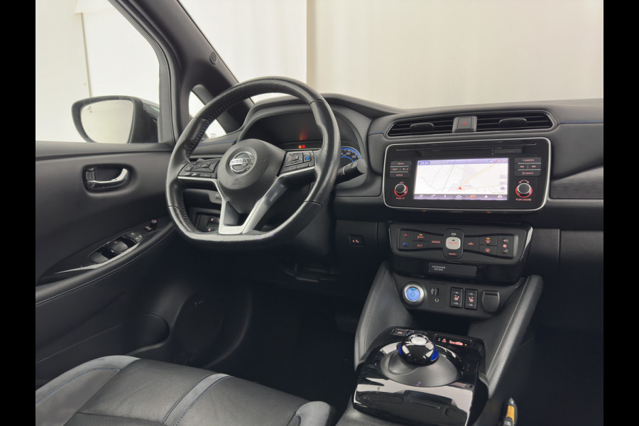Nissan Leaf Tekna 40 kWh { SOH-92% } (INCL-BTW ) *LUXURY-LEATHER | FULL-LED | KEYLESS | NAVI-FULLMAP | BLIND-SPOT | DAB+ | HEATED-COMFORTSEATS | DIGI-COCKPIT | PRIVACY-GLASS | TOPVIEW-CAMERA | 17"ALU*