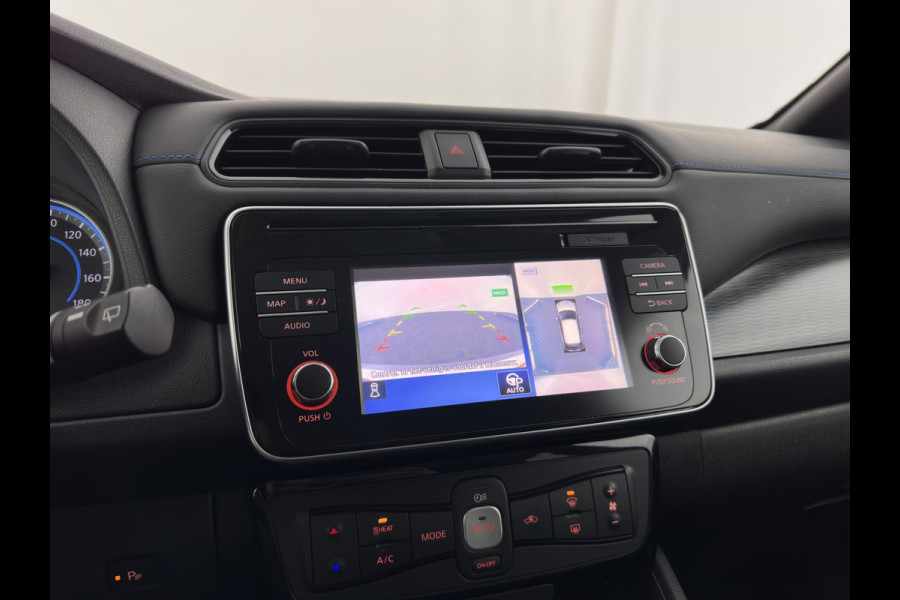 Nissan Leaf Tekna 40 kWh { SOH-92% } (INCL-BTW ) *LUXURY-LEATHER | FULL-LED | KEYLESS | NAVI-FULLMAP | BLIND-SPOT | DAB+ | HEATED-COMFORTSEATS | DIGI-COCKPIT | PRIVACY-GLASS | TOPVIEW-CAMERA | 17"ALU*