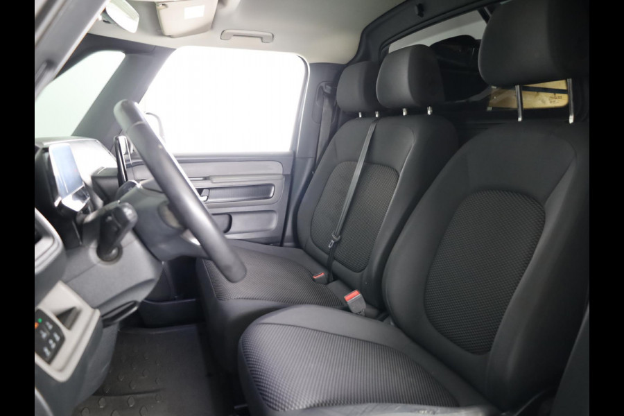 Volkswagen ID. Buzz Cargo 77 kWh 204PK | Navigatie | Parkeercamera | Verwarmde voorruit | 19 inch LM wielen |