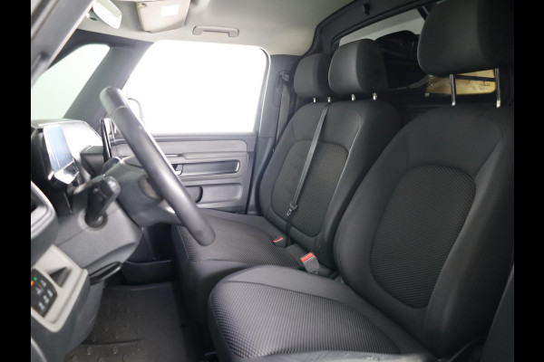 Volkswagen ID. Buzz Cargo 77 kWh 204PK | Navigatie | Parkeercamera | Verwarmde voorruit | 19 inch LM wielen |