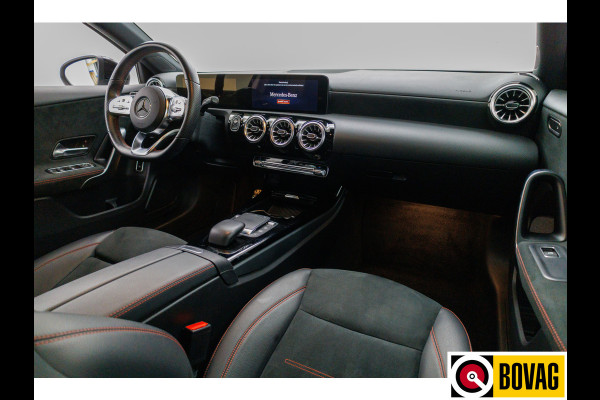 Mercedes-Benz A-Klasse 250 e AMG Line | Cruise-control | PDC V+A + Camera | Stoelverwarming Sfeerverlichting, Extra getint glas, Navigatie, Aplle Carplay/Android auto, Keyless