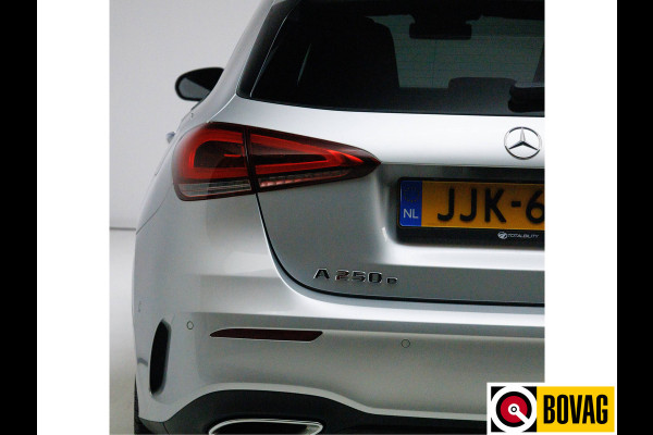 Mercedes-Benz A-Klasse 250 e AMG Line | Cruise-control | PDC V+A + Camera | Stoelverwarming Sfeerverlichting, Extra getint glas, Navigatie, Aplle Carplay/Android auto, Keyless