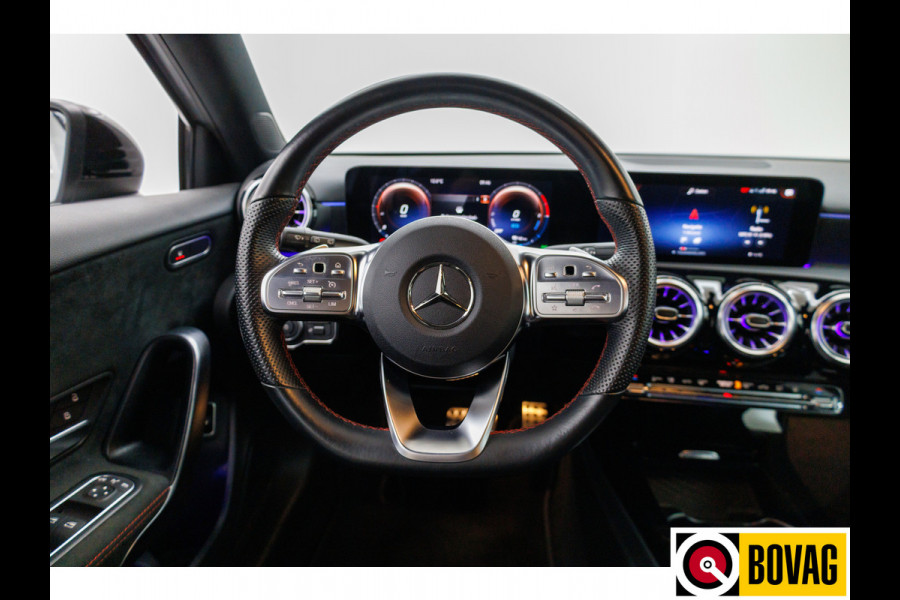 Mercedes-Benz A-Klasse 250 e AMG Line | Cruise-control | PDC V+A + Camera | Stoelverwarming Sfeerverlichting, Extra getint glas, Navigatie, Aplle Carplay/Android auto, Keyless