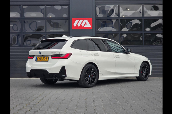 BMW 3 Serie Touring 330e M-Sport Panoramadak/Camera/Carplay/Cruise
