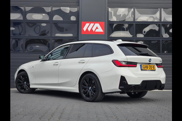 BMW 3 Serie Touring 330e M-Sport Panoramadak/Camera/Carplay/Cruise