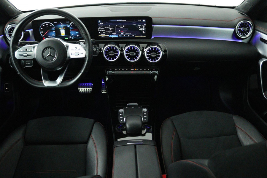 Mercedes-Benz CLA-Klasse 250 e Business Solution AMG Limited (PANORAMADAK, SFEERVERLICHTING, STOELVERWARMING, ACHTERUITRIJCAMERA)