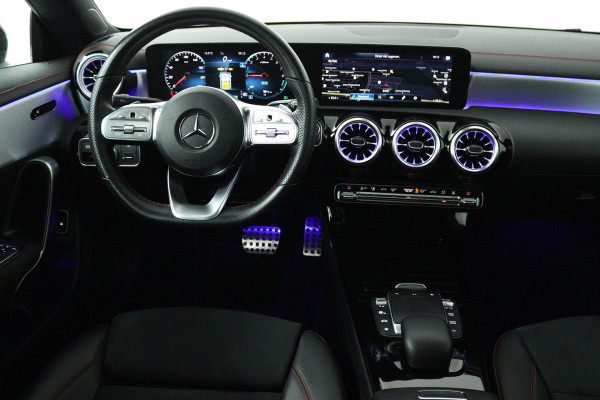 Mercedes-Benz CLA-Klasse 250 e Business Solution AMG Limited (PANORAMADAK, SFEERVERLICHTING, STOELVERWARMING, ACHTERUITRIJCAMERA)