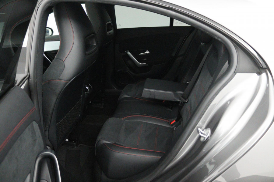Mercedes-Benz CLA-Klasse 250 e Business Solution AMG Limited (PANORAMADAK, SFEERVERLICHTING, STOELVERWARMING, ACHTERUITRIJCAMERA)