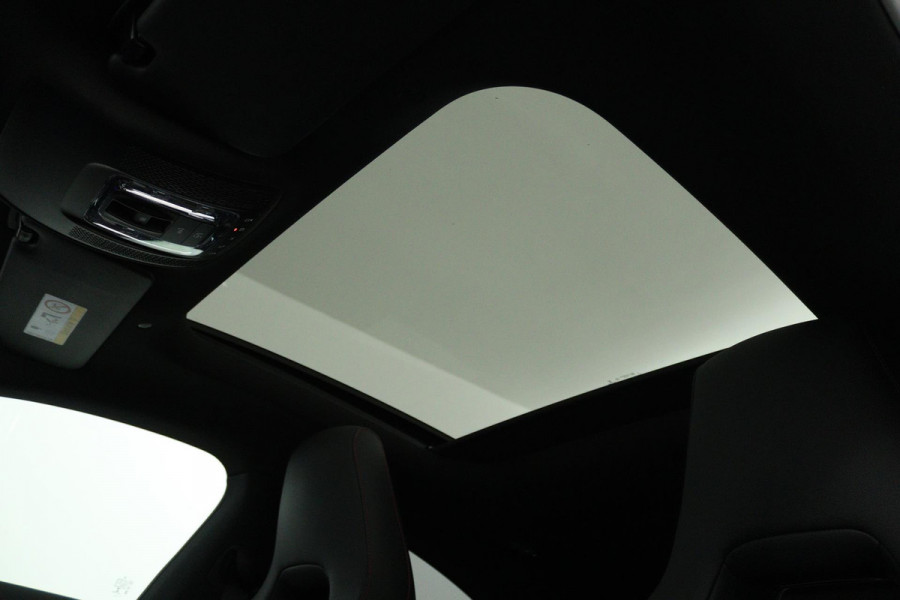 Mercedes-Benz CLA-Klasse 250 e Business Solution AMG Limited (PANORAMADAK, SFEERVERLICHTING, STOELVERWARMING, ACHTERUITRIJCAMERA)