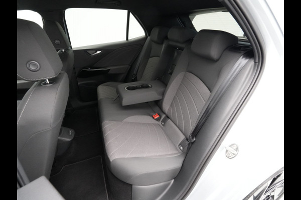 Volkswagen ID.3 Pro Business 59 kWh Navigatie Camera Stoel/Stuurverwarming Carplay Acc Pdc 243