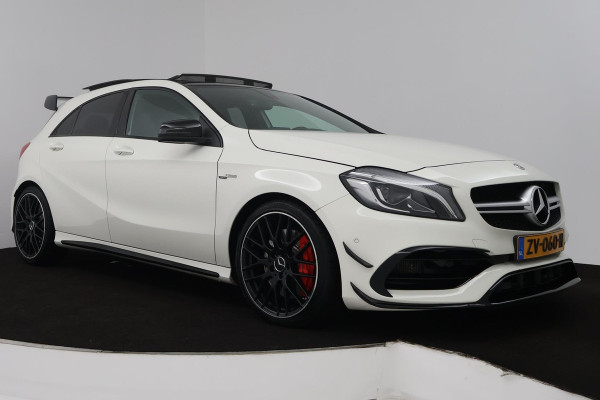 Mercedes-Benz A-Klasse AMG 45 4MATIC (PANORAMADAK, AERO PAKKET, KUIPSTOELEN, STOELVERWARMING, CAMERA, DEALER ONDERHOUDEN)