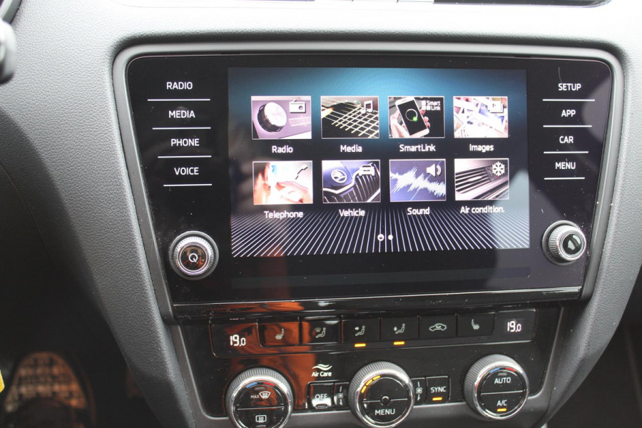 Škoda Octavia 1.5 TSI Greentech Sport Business automaat dsg multimedia trekhaak