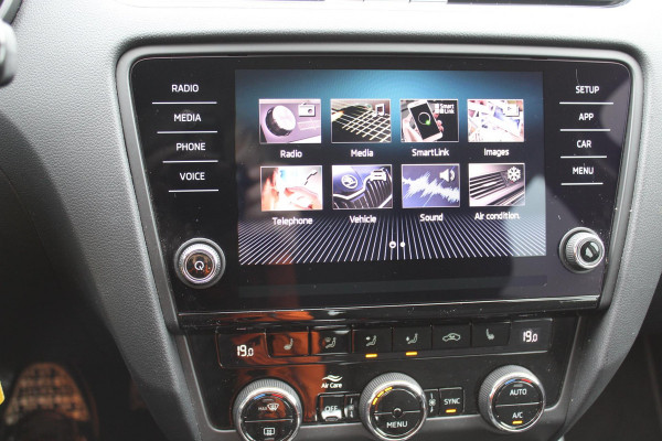 Škoda Octavia 1.5 TSI Greentech Sport Business automaat dsg multimedia trekhaak