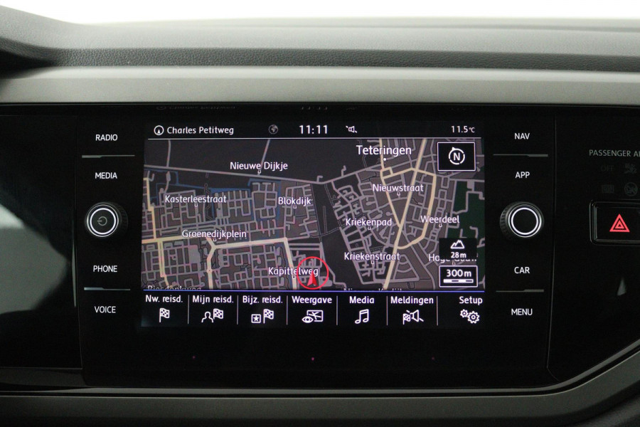 Volkswagen Polo 1.0 TSI Beats (STOELVERWARMING, NAVIGATIE, CRUISE CONTROL, PARKEERSENSOREN)