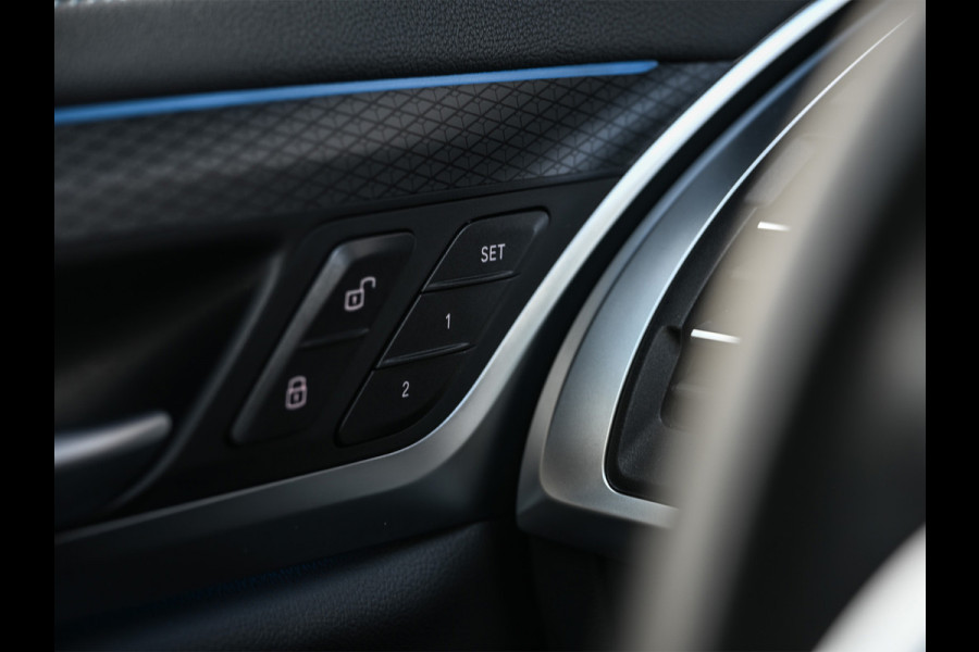 BMW X3 xDrive30e HIGH EXECUTIVE | M-SPORT | SHADOW LINE | COMFORT ACCESS | ACTIVE CRUISE | HEAD-UP | LEDER | STOELVERWARMING | PANORAMA