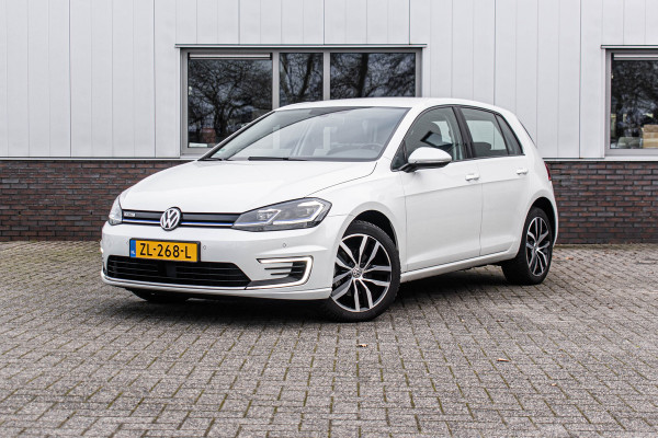 Volkswagen e-Golf | Apple CarPlay Tijdelijke Black friday deal, nu van 12250.- voor 10900.-