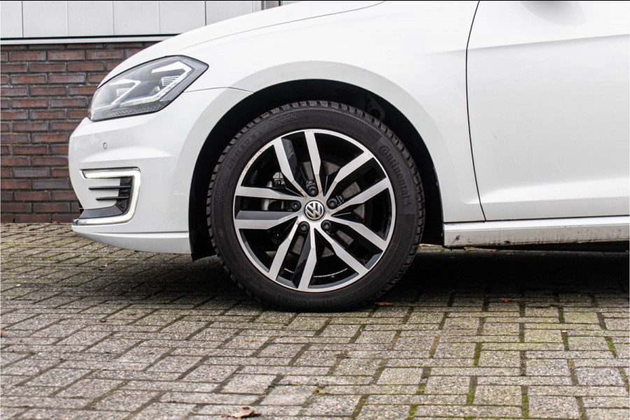 Volkswagen e-Golf | Apple CarPlay Tijdelijke Black friday deal, nu van 12250.- voor 10900.-