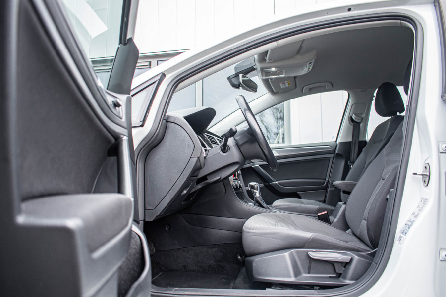 Volkswagen e-Golf | Apple CarPlay Tijdelijke Black friday deal, nu van 12250.- voor 10900.-