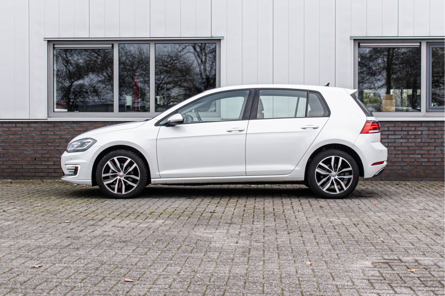 Volkswagen e-Golf | Apple CarPlay Tijdelijke Black friday deal, nu van 12250.- voor 10900.-